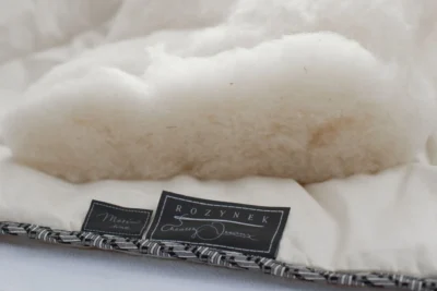 Biała wełniana kołdra