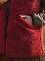 czerwona kamizelka wełniana z kieszeniami