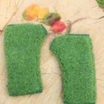 Wool mittens – fingerless gloves – light green