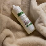 Laundry liquid for delicate fabrics with lanolin