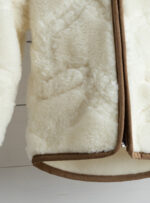 Damen-Wolljacke mit Kapuze aus Merinowolle – Weiß – Bild 4