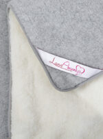 Wolldecke LANA AMORE – Hellgrau – Bild 3