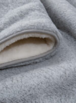 Wolldecke LANA AMORE – Hellgrau – Bild 5